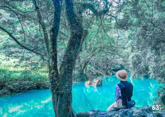 Ngắm cảnh đẹp như tranh,nước xanh như ngọc ở suối Lênin
