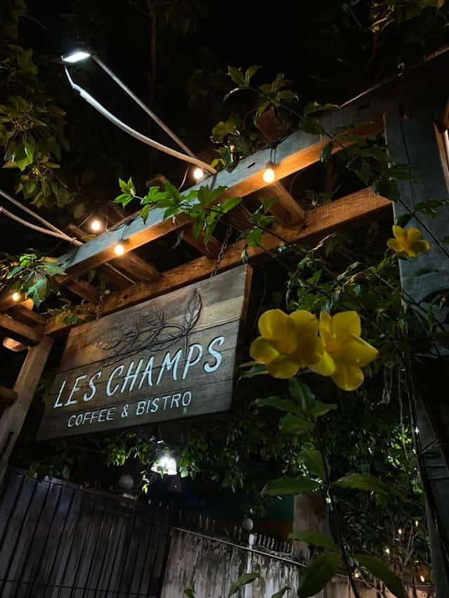 Les Champs Coffee And Bistro