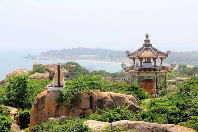 Vẻ đẹp Chùa Hang Bình Thuận