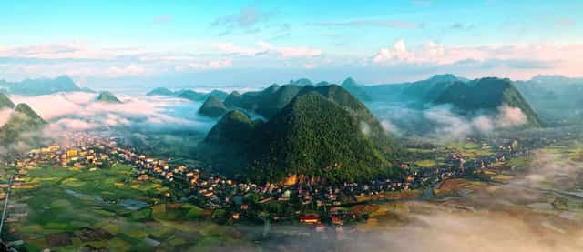 Có một ngôi làng du lịch ở miền Đông Bắc,100% nhà dân... đều quay về một hướng