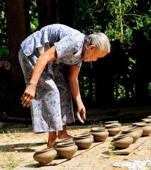 Phuoc Tich 사람들은 도자기 만들기로 유명합니다