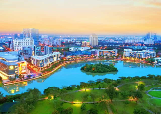 Hồ Bán Nguyệt - Hưng Yên