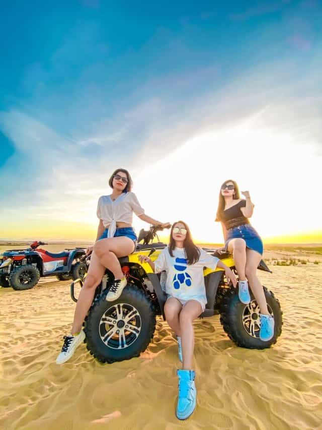 Trải nghiệm chạy xe Jeep ở đồi cát Mũi Né