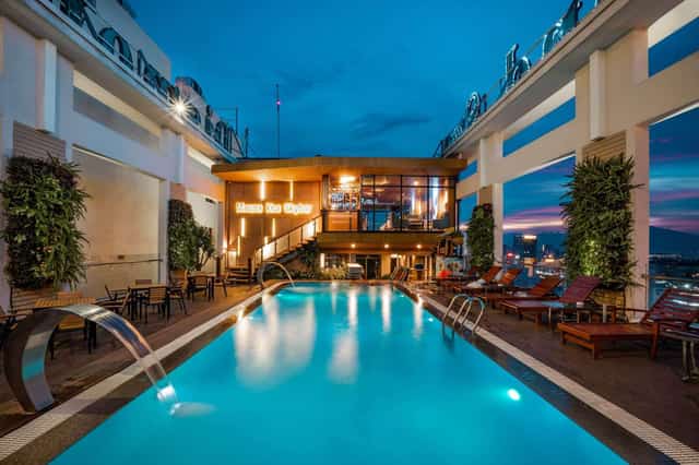 Diamond Sea Hotel hấp dẫn du khách với không gian xanh