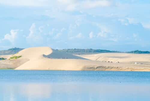 Với cảnh quan đẹp, nhiều món ngon, Phan Thiết là điểm đến thích hợp cho chuyến đi ngắn ngày