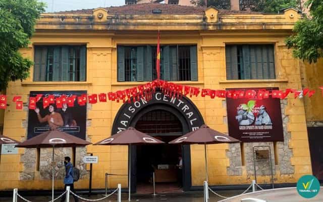 Khám phá lịch sử và tưởng nhớ công ơn các anh hùng dân tộc tại nhà tù Hỏa Lò