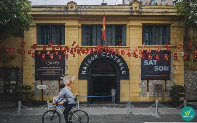 Tour thăm quan Hỏa Lò