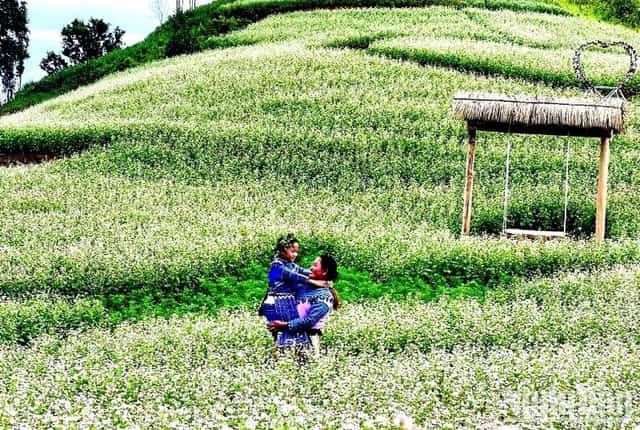 9月2日国庆节,西马寨(老街)的赫蒙族人民