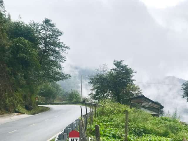 떠이박(Tây Bắc) 구불구불한 길의 부드러운 곡선