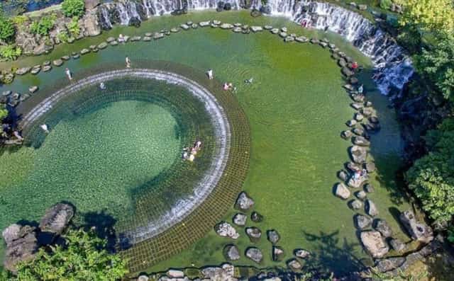 Located just over 100km from Ho Chi Minh City, Xuyên Mộc District in Bà Rịa - Vũng Tàu province is a renowned eco-tourism destination in the Southeast, where forests, mountains, and sea merge to create a stunning natural panorama.