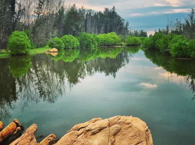 Located just over 100km from Ho Chi Minh City, Xuyên Mộc District in Bà Rịa - Vũng Tàu province is a renowned eco-tourism destination in the Southeast, where forests, mountains, and sea merge to create a stunning natural panorama.