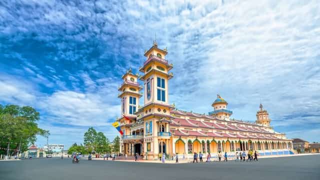 西宁圣殿，当地人也亲切地称之为“圣寺”
