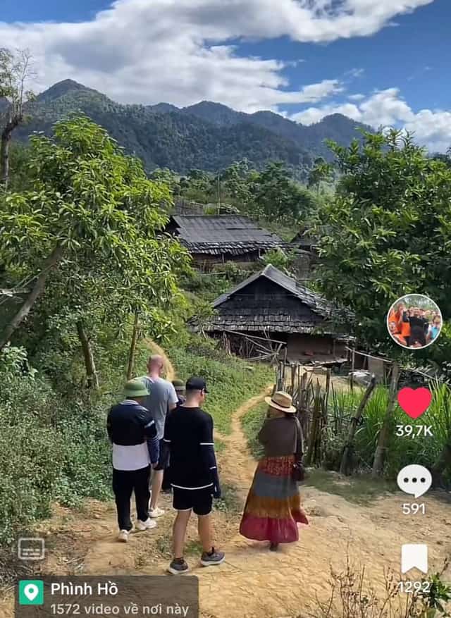 Video clip sharing images from Phình Hồ village attracts significant online engagement
