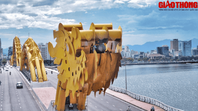 The unique Dragon Bridge spanning the Han River in Da Nang