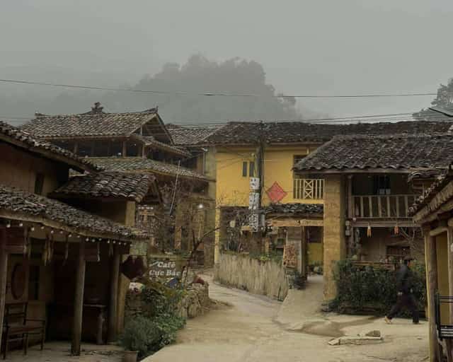 봄처럼 화려한 꽃은 없지만, 늦가을에서 초겨울 사이 로로 차이(Lô Lô Chải)의 풍경은 그만의 특별한 평화로움을 선사합니다.