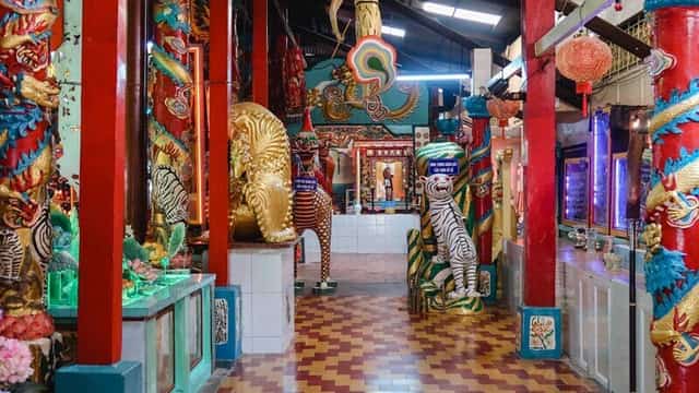 越南朔庄土泥寺（宝山寺）外观，充满历史韵味