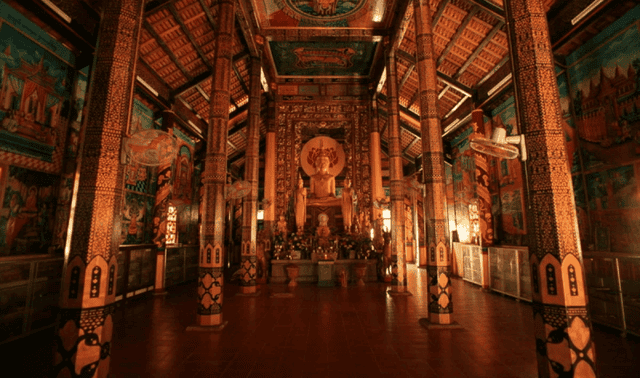 Like other pagodas of the Southern Khmer Theravada Buddhist tradition, Ang Pagoda's main sanctuary exclusively venerates Shakyamuni Buddha.