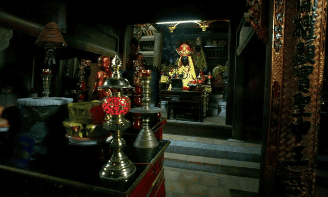 In terms of worship, Dau Pagoda venerates the Tứ Ph&aacute;p (Four Dharmas), which include Ph&aacute;p V&acirc;n (Dharma Cloud), Ph&aacute;p Vũ (Dharma Rain), Ph&aacute;p L&ocirc;i (Dharma Thunder), and Ph&aacute;p Điện (Dharma Lightning).
