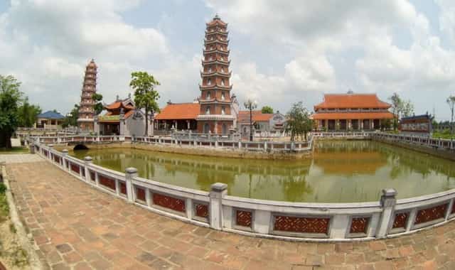 Hoang Phuc Pagoda is mentioned in Vietnamese historical records from the early 14th century as the oldest pagoda in Central Vietnam.