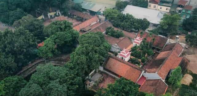 Today, Lang Pagoda is one of the temples with the most expansive grounds within Hanoi's inner city.