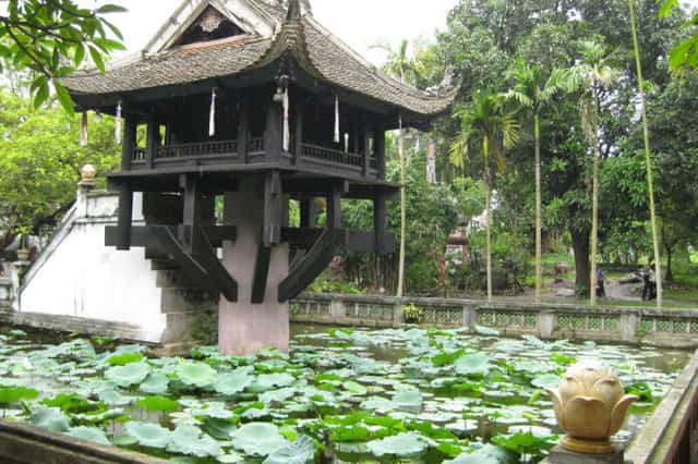 Chùa Một Cột uy nghi giữa lòng Hà Nội với kiến trúc đài liên hoa bằng gỗ