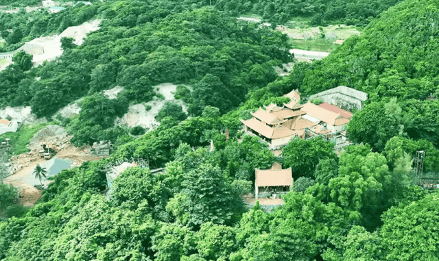 Vân Sơn Pagoda