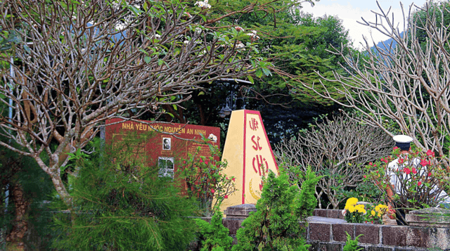 The grave of patriot Nguyễn An Ninh at Hàng Dương Cemetery.