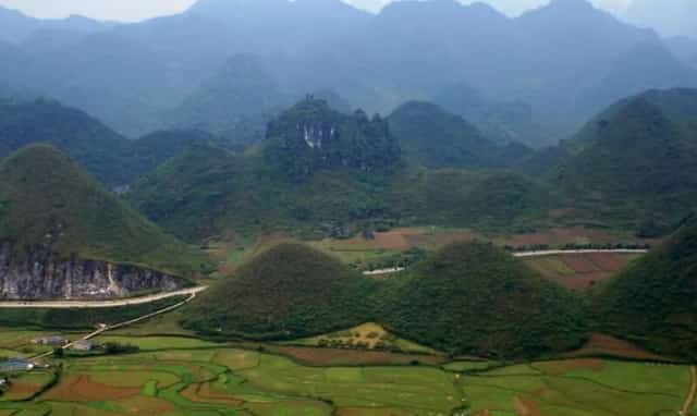 广坝双峰山，又称仙女峰