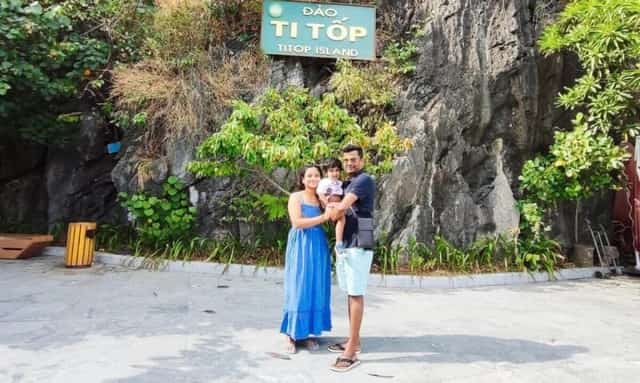 Đảo Ti Tốp thu hút du khách nhờ đài quan sát trên đỉnh núi, bãi tắm rộng và các điểm check in có một không hai