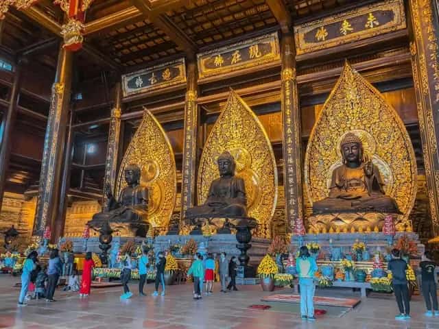三祝寺地图展示三大主殿：三世殿、法主殿、观音殿。图片来源：Hạnh Hạnh