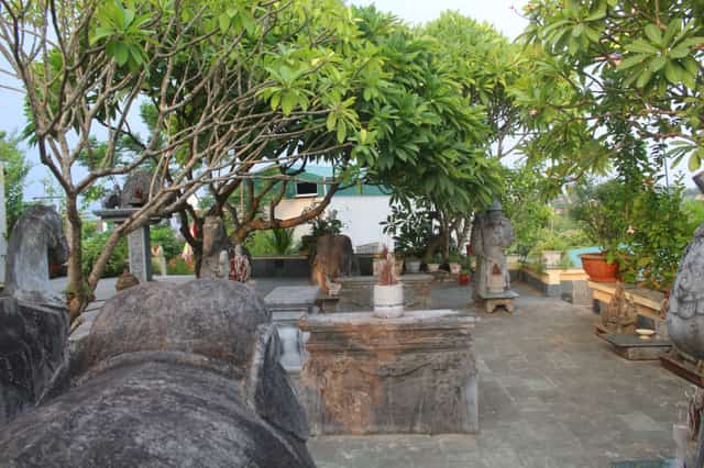 Hòn Vọng Phu nằm trong Cụm di tích nghệ thuật và thắng cảnh núi An Hoạch