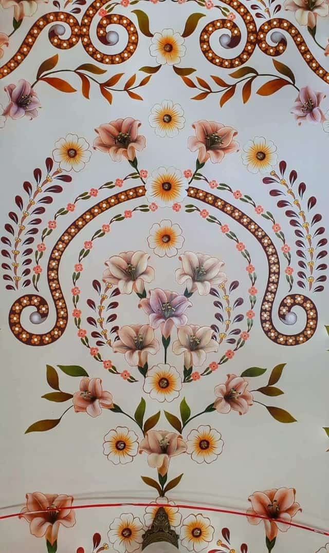 끼엔쭝전은 기초 담장, 난간 시스템, 정원 등 전반적인 보수 공사에 투자가 이루어졌습니다.