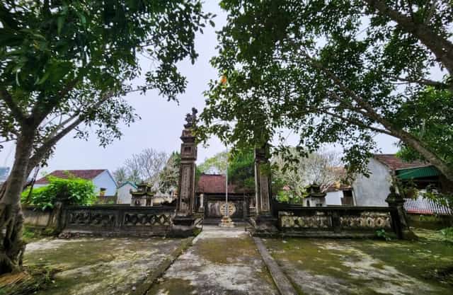 The national-level historical-cultural relic, the Ancestral Temple of Nguyen Huy Oanh and Nguyen Huy Tu, also known as Luc Chi Temple.