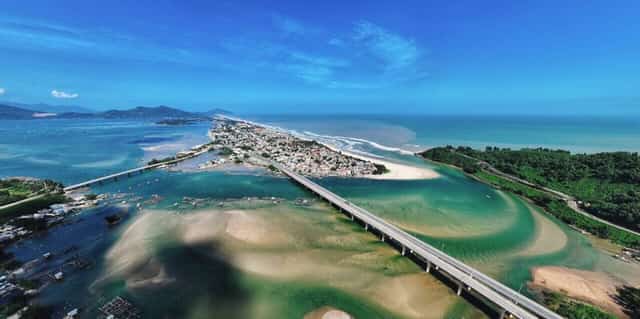 Hình ảnh cây cầu nối hầm Hải Vân với thị trấn thơ mộng nhất của Thừa Thiên Huế