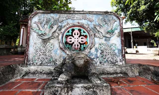 The Nguyen Huy family ancestral temple in Truong Luu Village.