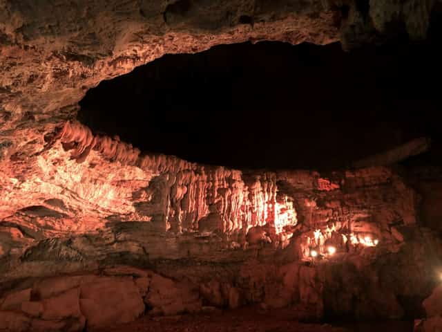 Khung cảnh trong động Ngườm Ngao