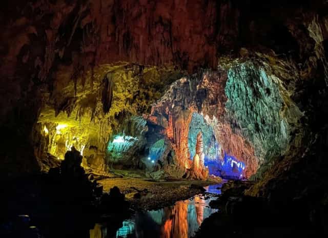 Vẻ đẹp hoang sơ hoàn toàn được tự nhiên tạo nên, không có tác động của con người của động Ngườm Ngao