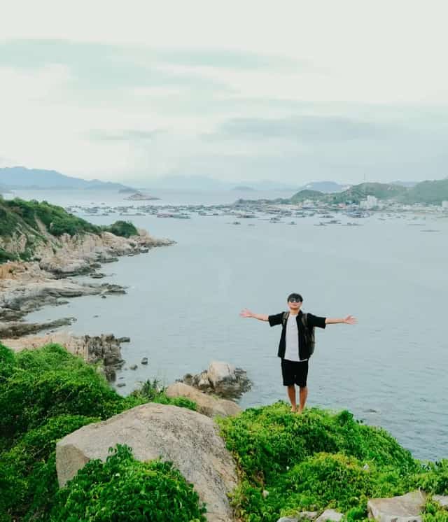 Cung đường ven biển Bình Tiên là con đường du khách nên trải nghiệm