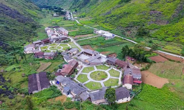 Pa Vi Village