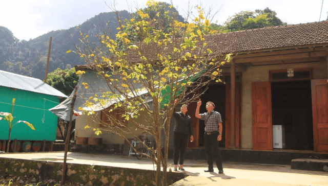 Người dân làng Tân Hóa chuẩn bị đón Tết