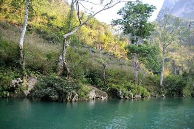 Không gian trong lành, êm đềm ở suối Bản Án