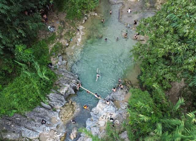 Thác suối Nậm Chắn là địa điểm lý tưởng dành cho những người thích sống chậm và yêu thiên nhiên hoang sơ.