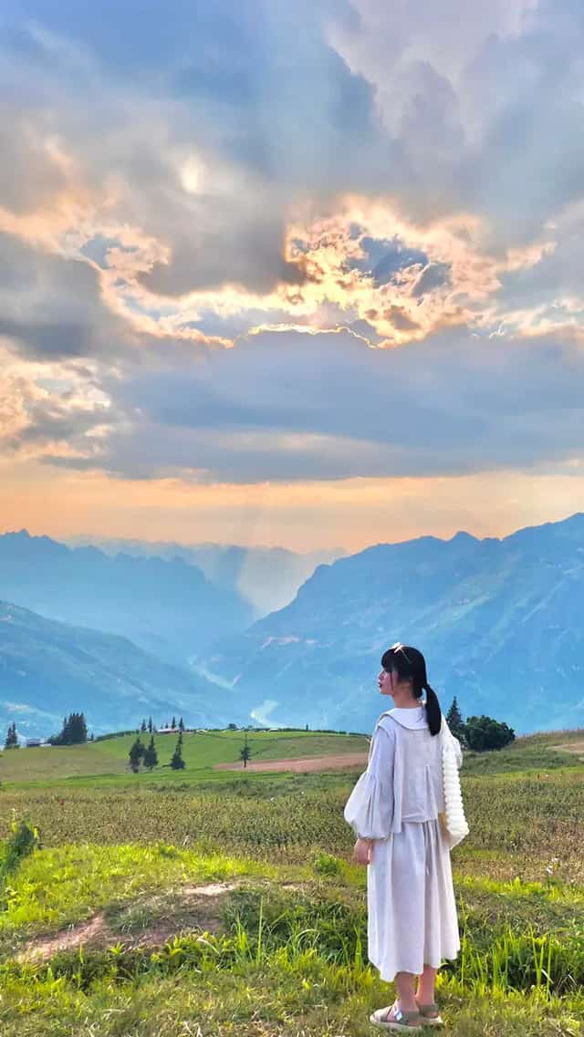Những hình ảnh chụp ở thảo nguyên Suôi Thầu được du khách Thương Thương đến từ Hà Nội chia sẻ