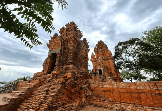 The Po Klong Garai tower ruins still have a Linga Yoni statue
