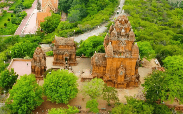 This place is associated with the traditional beliefs of the Cham people and all major Cham festivals are held here