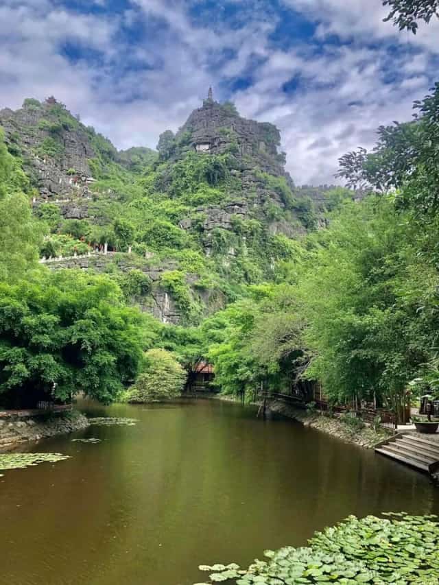 姆阿洞以其诗意美景,巧妙地赢得了国内外游客的喜爱