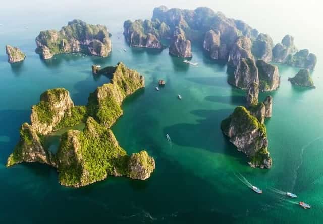 Du khách ấn tượng trước vẻ đẹp của di sản này trông giống như một bức tranh thủy mặc khổng lồ