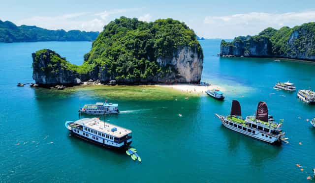 Within the bay, there are about 100 small beaches, each surrounded by mountains on one side and the sea on the other.