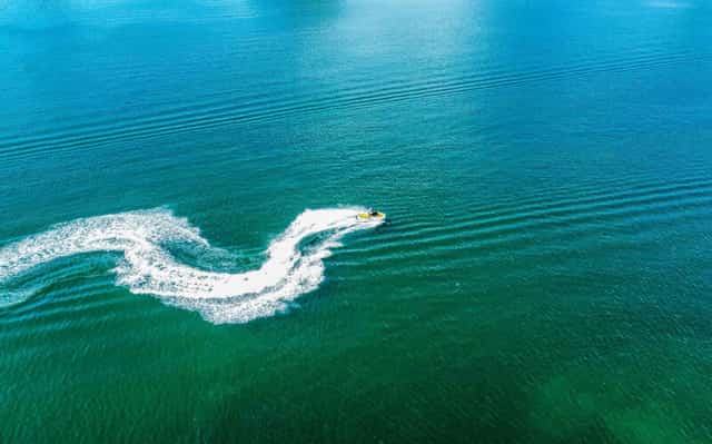 Exploring Lan Ha Bay, visitors can swim, kayak, parasail, or enjoy a cruise holiday.