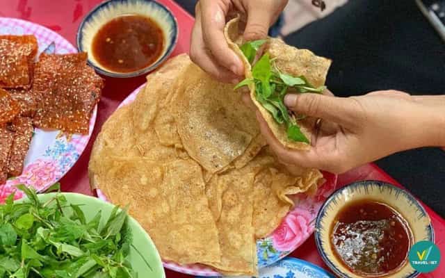 Chả cá mỏng cuốn rau răm